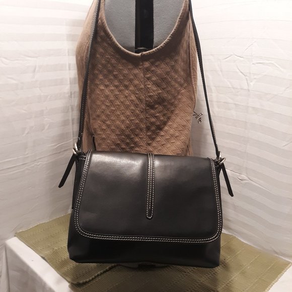 ( Listing # 110) Liz Claiborne Purse, Like New - Picture 11 of 11